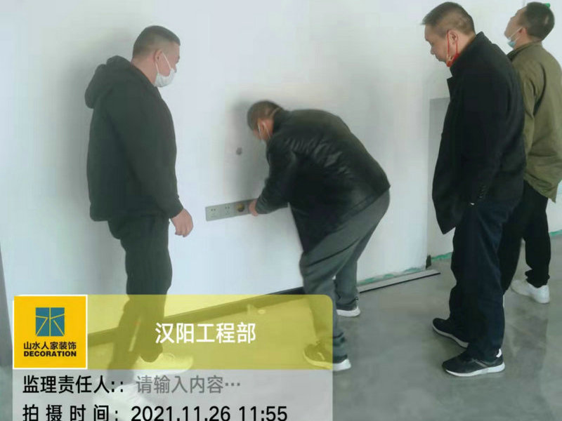 总部工程部去海伦小镇检查汉阳工程部工地