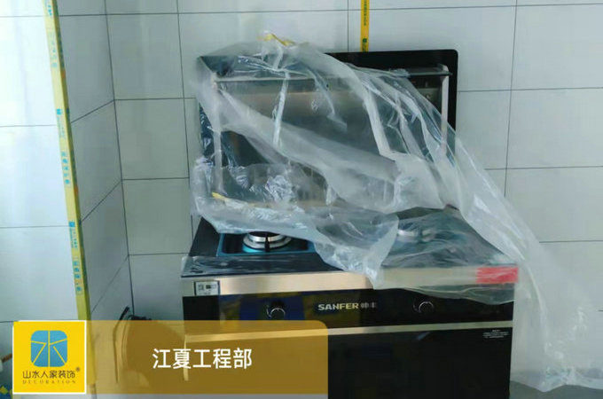 金澜湾小区装修工地油工进场巡查