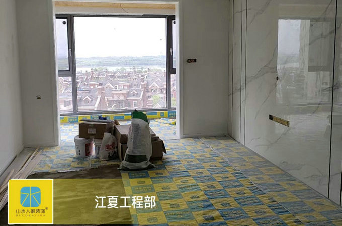 保利清能西海岸开关面板灯安装收尾